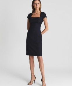 Theknightrobe.shop0680b869ce 1