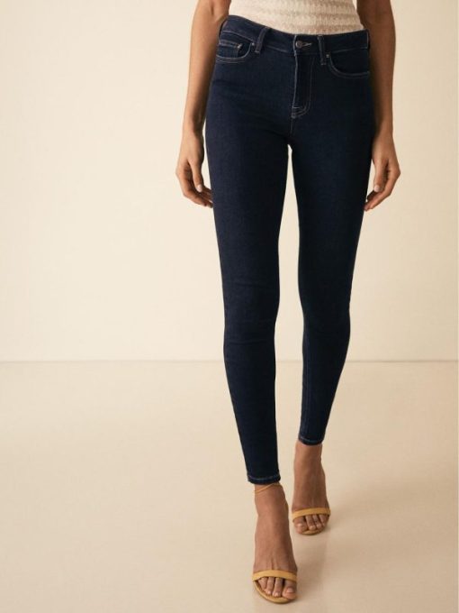 Theknightrobe.shop2121ee54a9 4