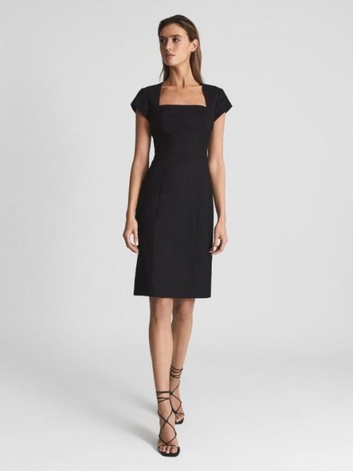 Theknightrobe.shop2abb36387a 1