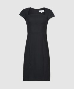 Theknightrobe.shop2abb36387a 2