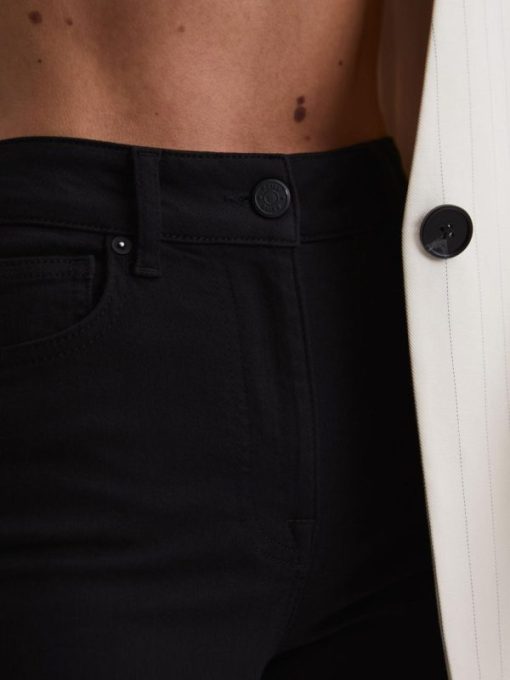 Theknightrobe.shop56f661c100 4