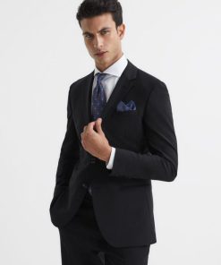 Theknightrobe.shop5d4b5fb7ca 1