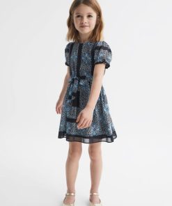 Theknightrobe.shop6f2cdbd31e 1