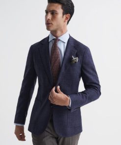 Theknightrobe.shop72ed9046ed 1