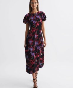 Theknightrobe.shop7ff5b29708 1