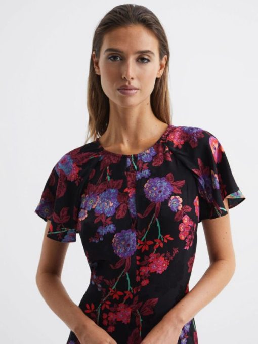 Theknightrobe.shop7ff5b29708 4