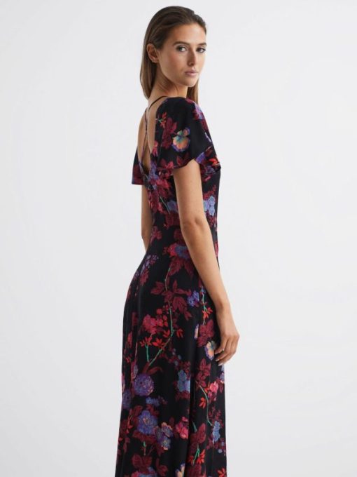 Theknightrobe.shop7ff5b29708 6