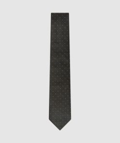 Theknightrobe.shop89f0dc2dcf 1