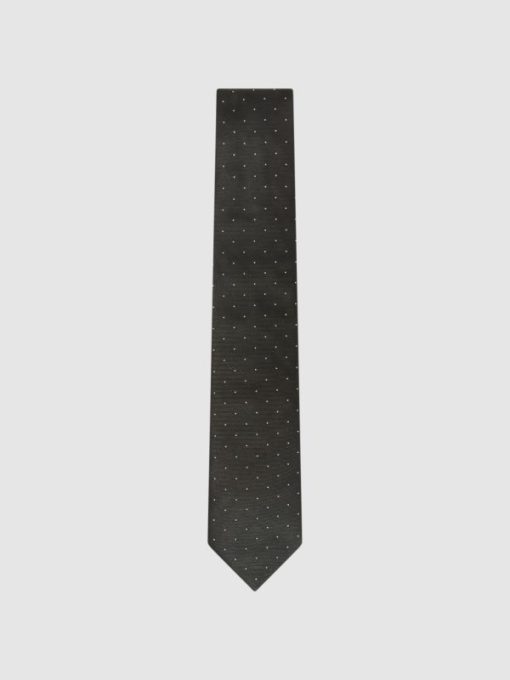 Theknightrobe.shop89f0dc2dcf 1