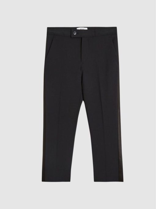 Theknightrobe.shopa099ec32c8 2