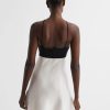 Theknightrobe.shopc066e2e5dc 5