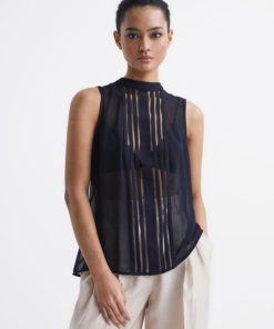 Theknightrobe.shopc5f212b323 1