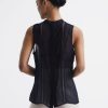Theknightrobe.shopc5f212b323 5