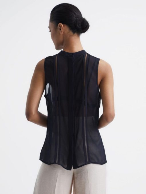 Theknightrobe.shopc5f212b323 5